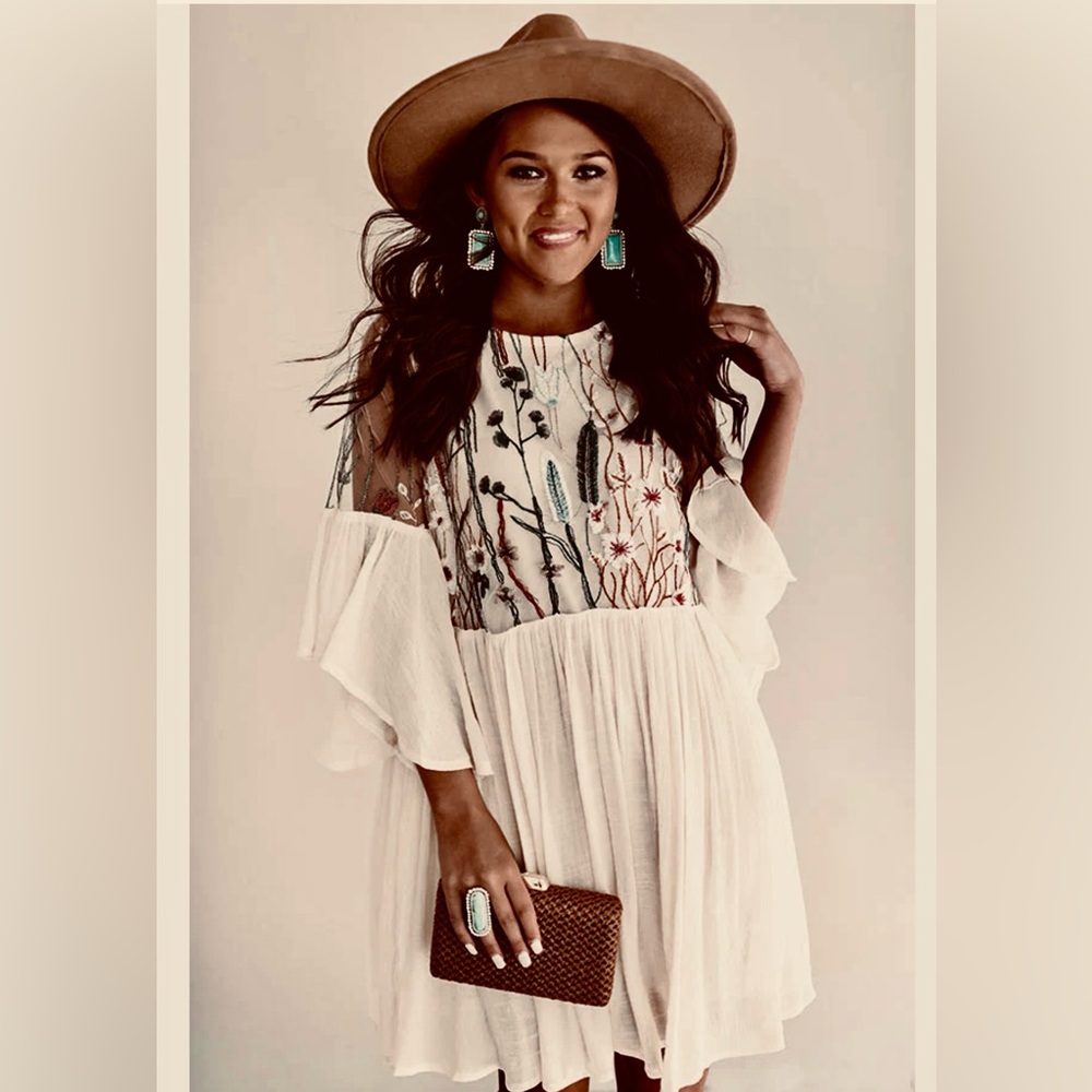 1XL NEW UMGEE Anthropologie Floral Embroidered Cream Babydoll Tunic